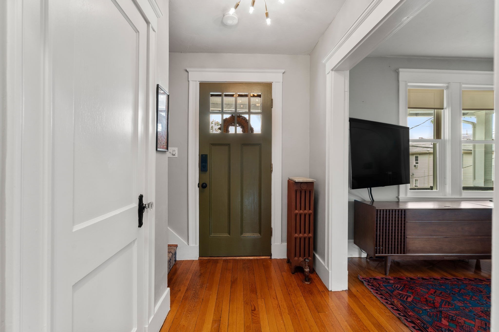 94 Town Hill St Property Photo 6