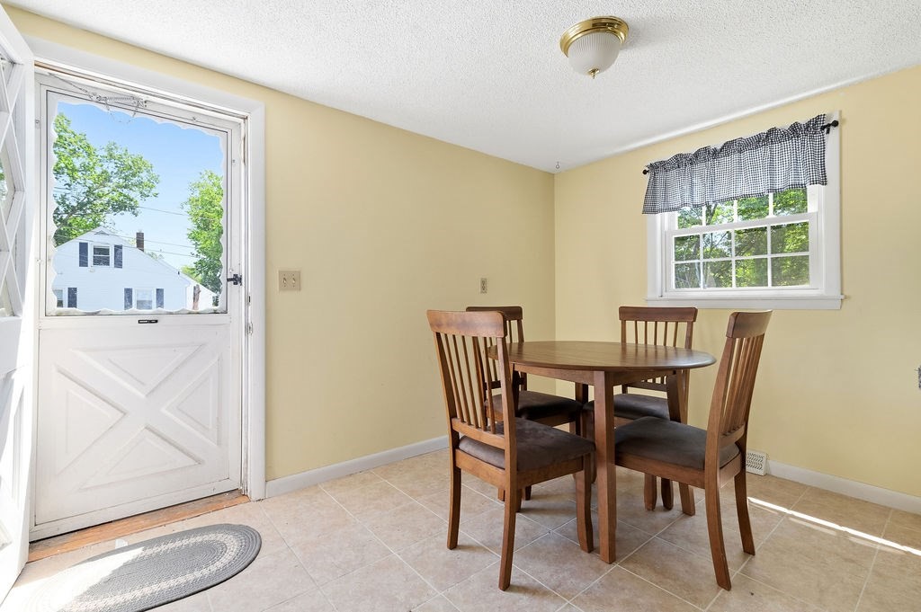 258 Mansfield Ave Property Photo 5
