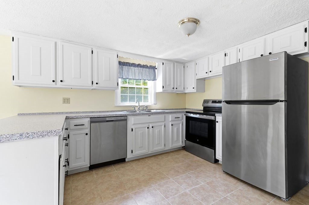 258 Mansfield Ave Property Photo 6