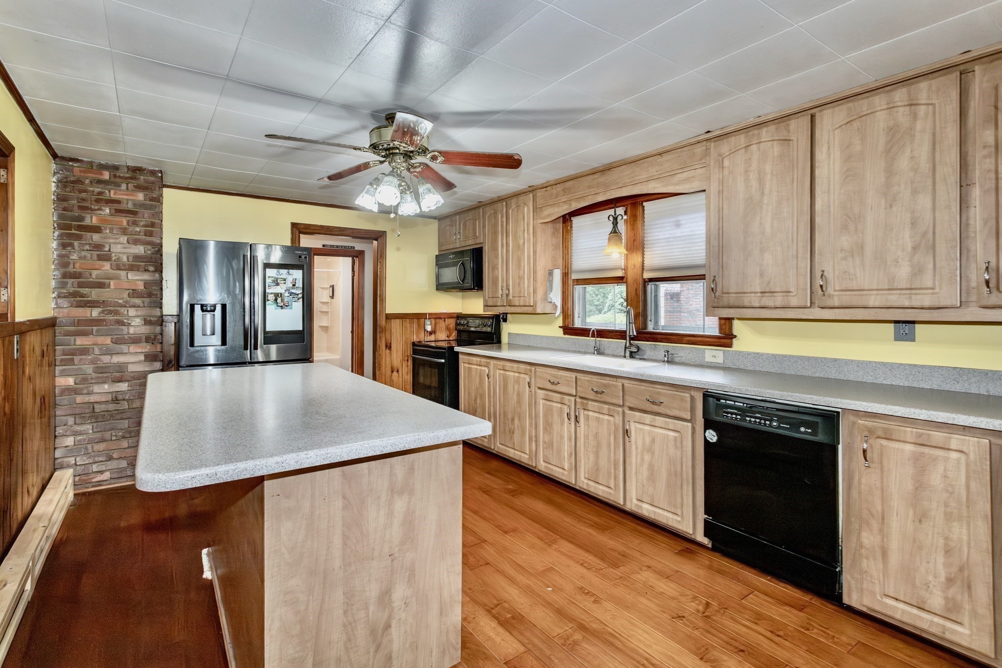 15 Kenwood Street Property Photo 3