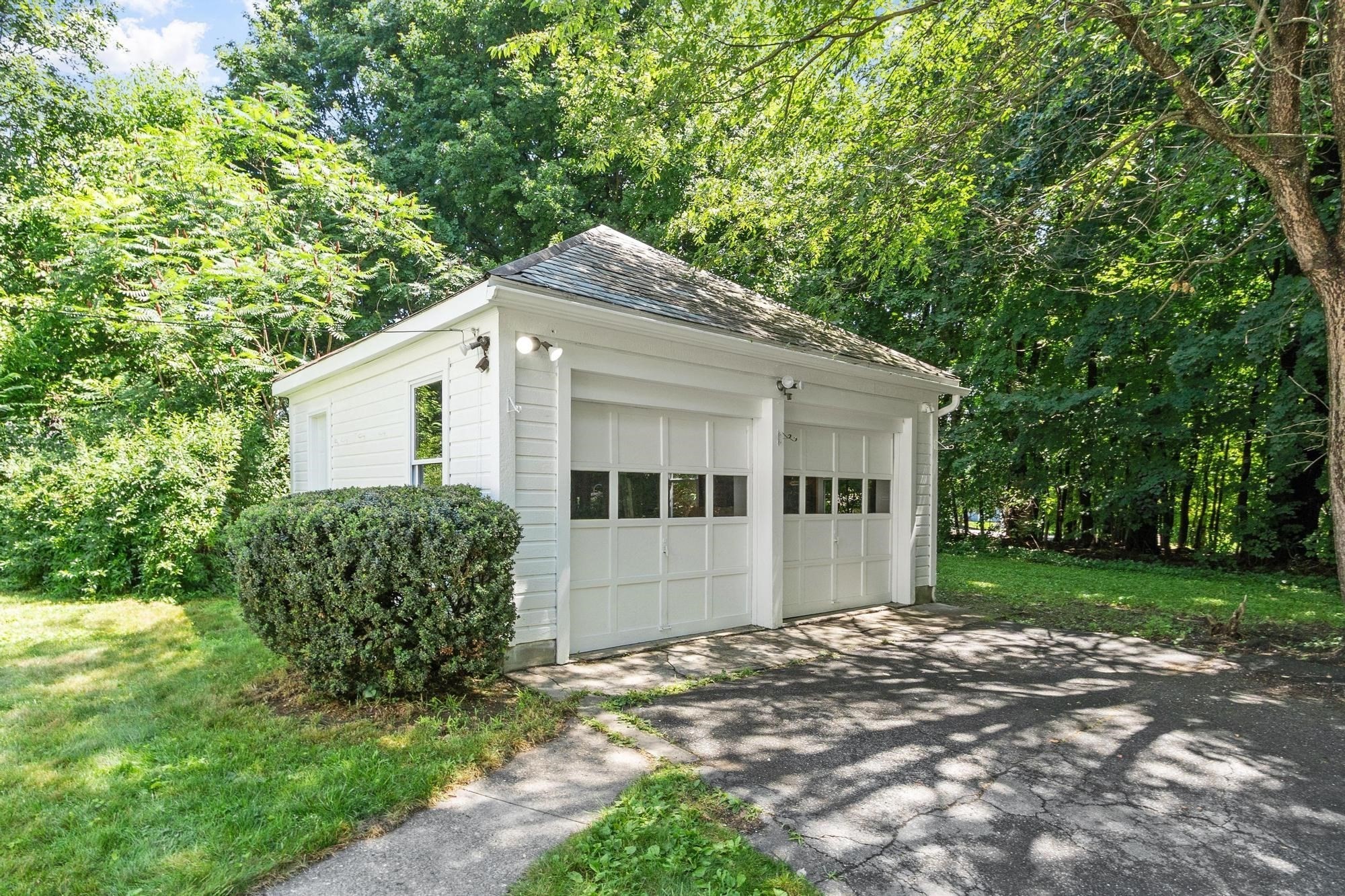 1347 Main Street Property Photo 4