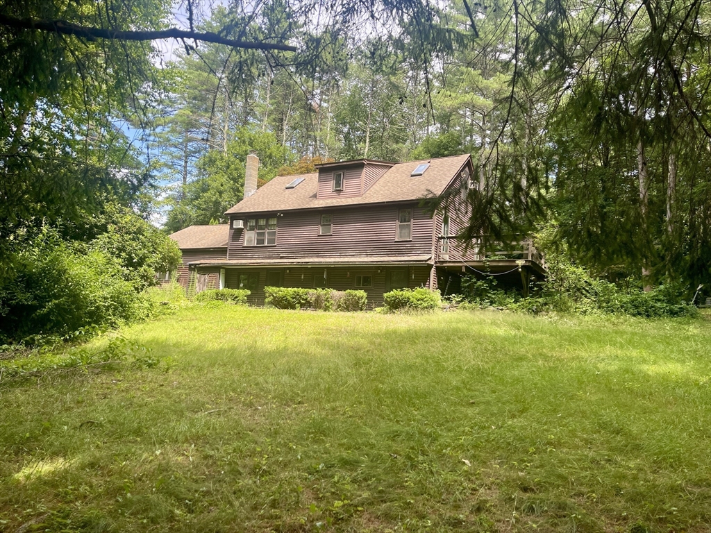 392 Mashapaug Rd Property Photo 1