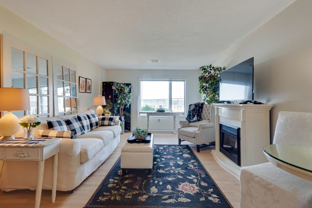 700 Shore Drive # 303 Property Photo 4