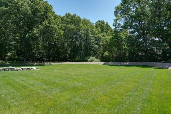 121 Lexington St Property Photo 3