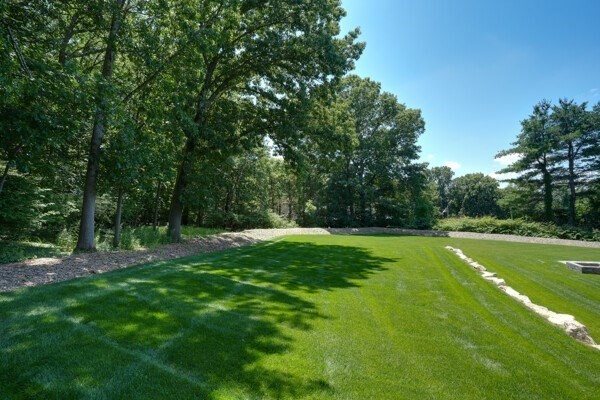 121 Lexington St Property Photo 4