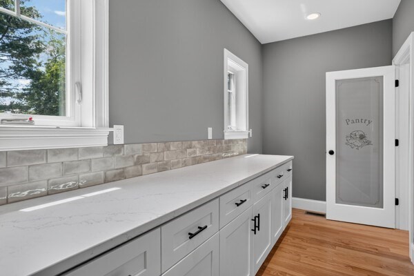 121 Lexington St Property Photo 17