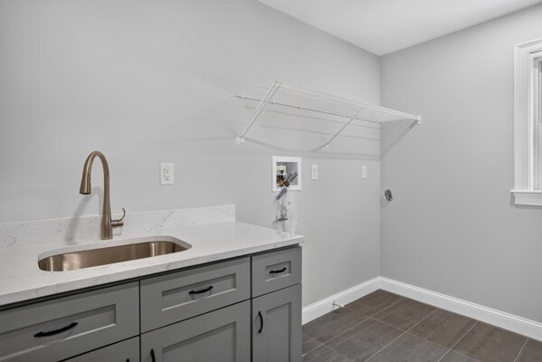 121 Lexington St Property Photo 29