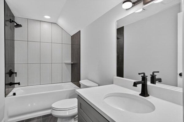 121 Lexington St Property Photo 31