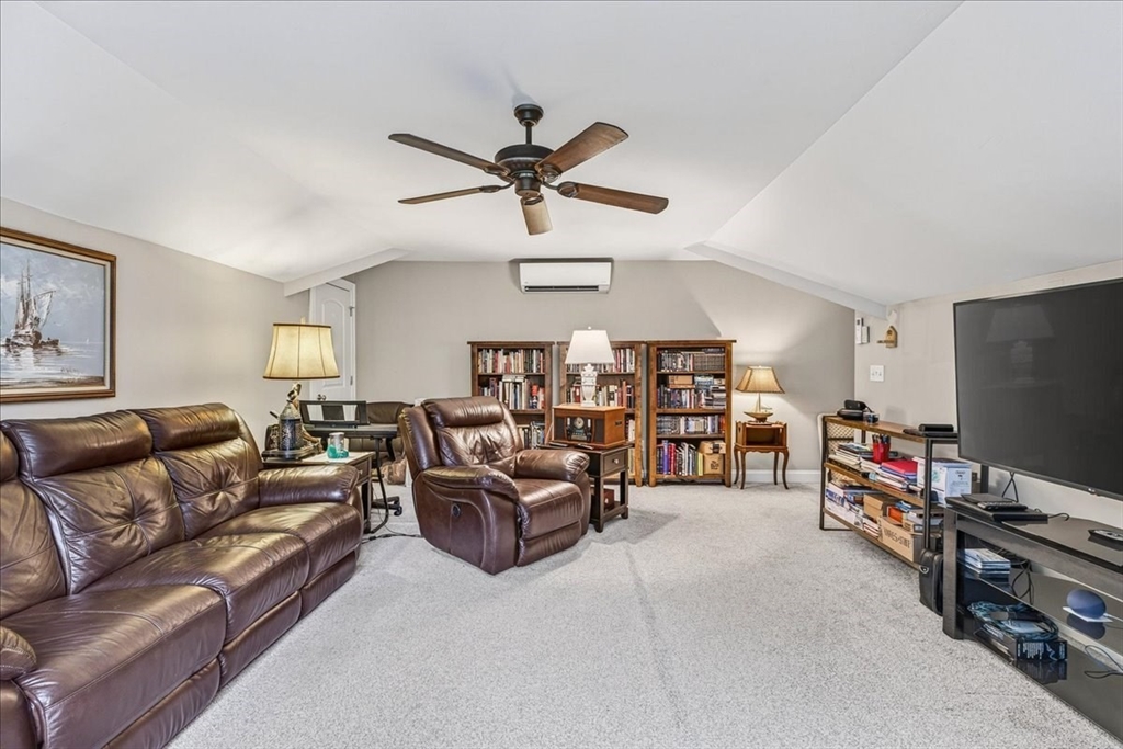8 Redtail Lane Property Photo 33