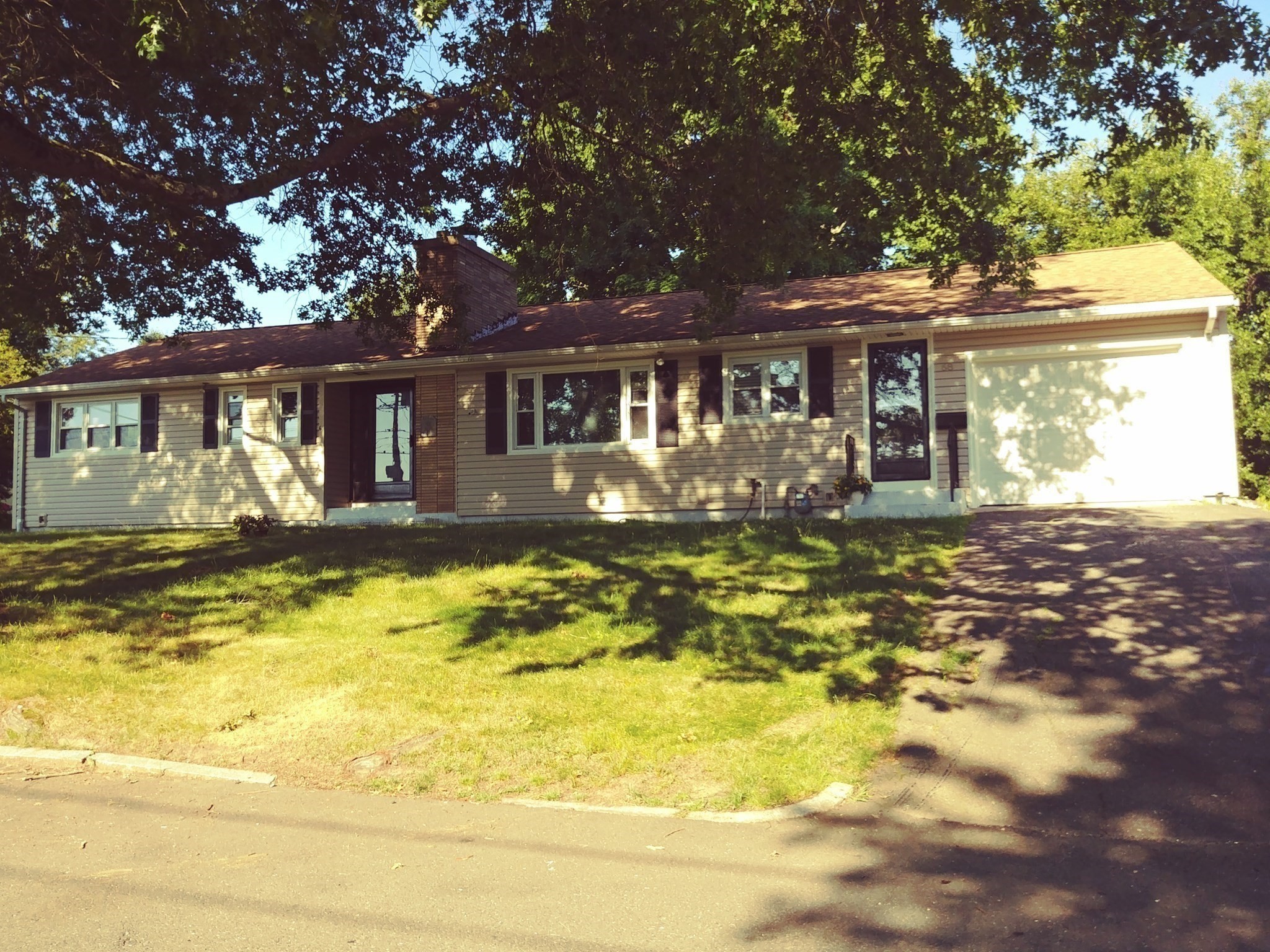 68 Dayton St Property Photo 2