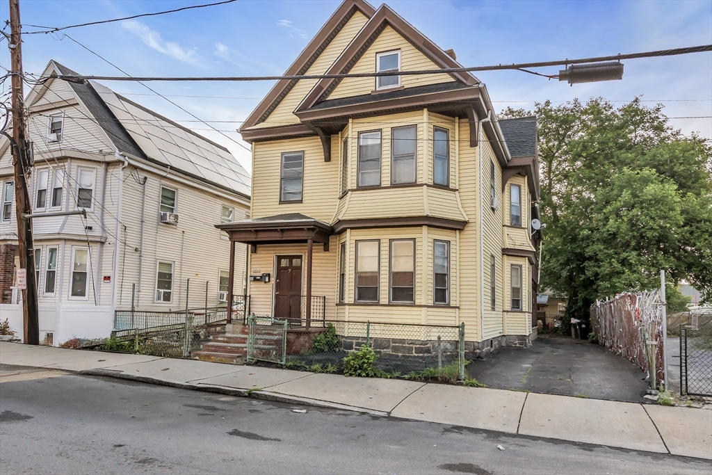7 Trenton St Property Photo 1
