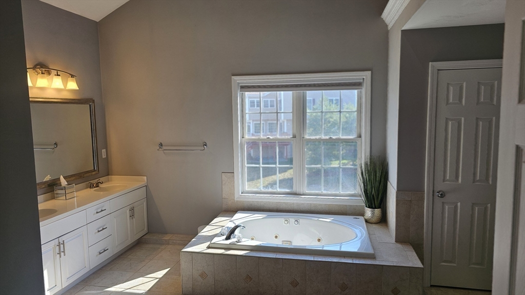 10 Paul Revere Path # 10 Property Photo 17