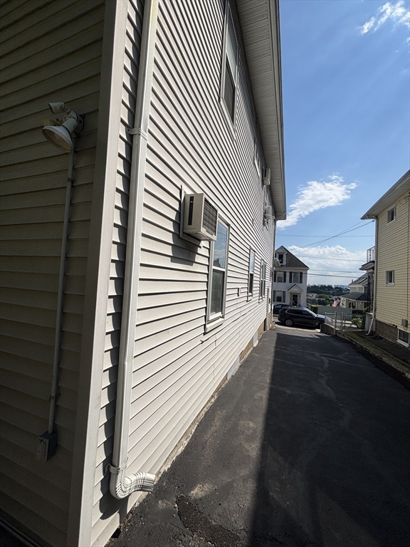 207 Gladstone St Property Photo 4