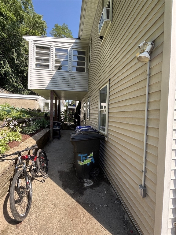 207 Gladstone St Property Photo 5