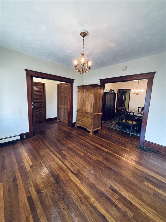 207 Gladstone St Property Photo 8