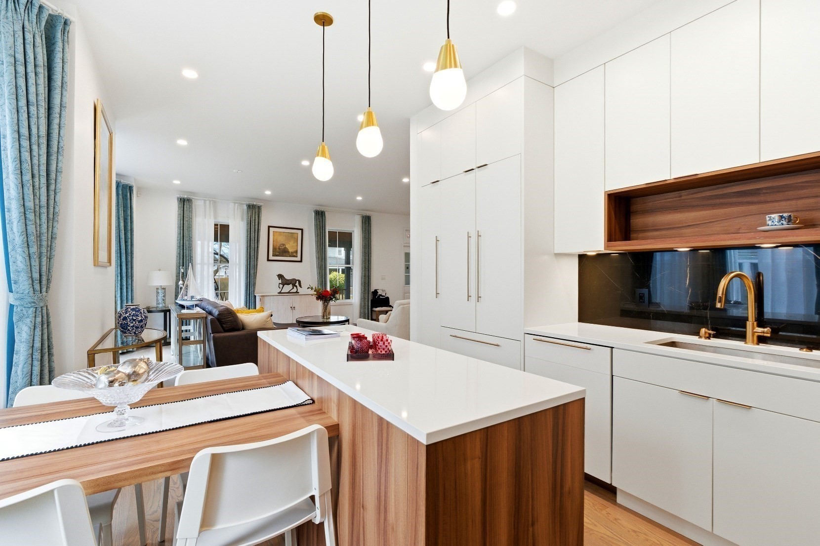 70 Walker St Property Photo 3