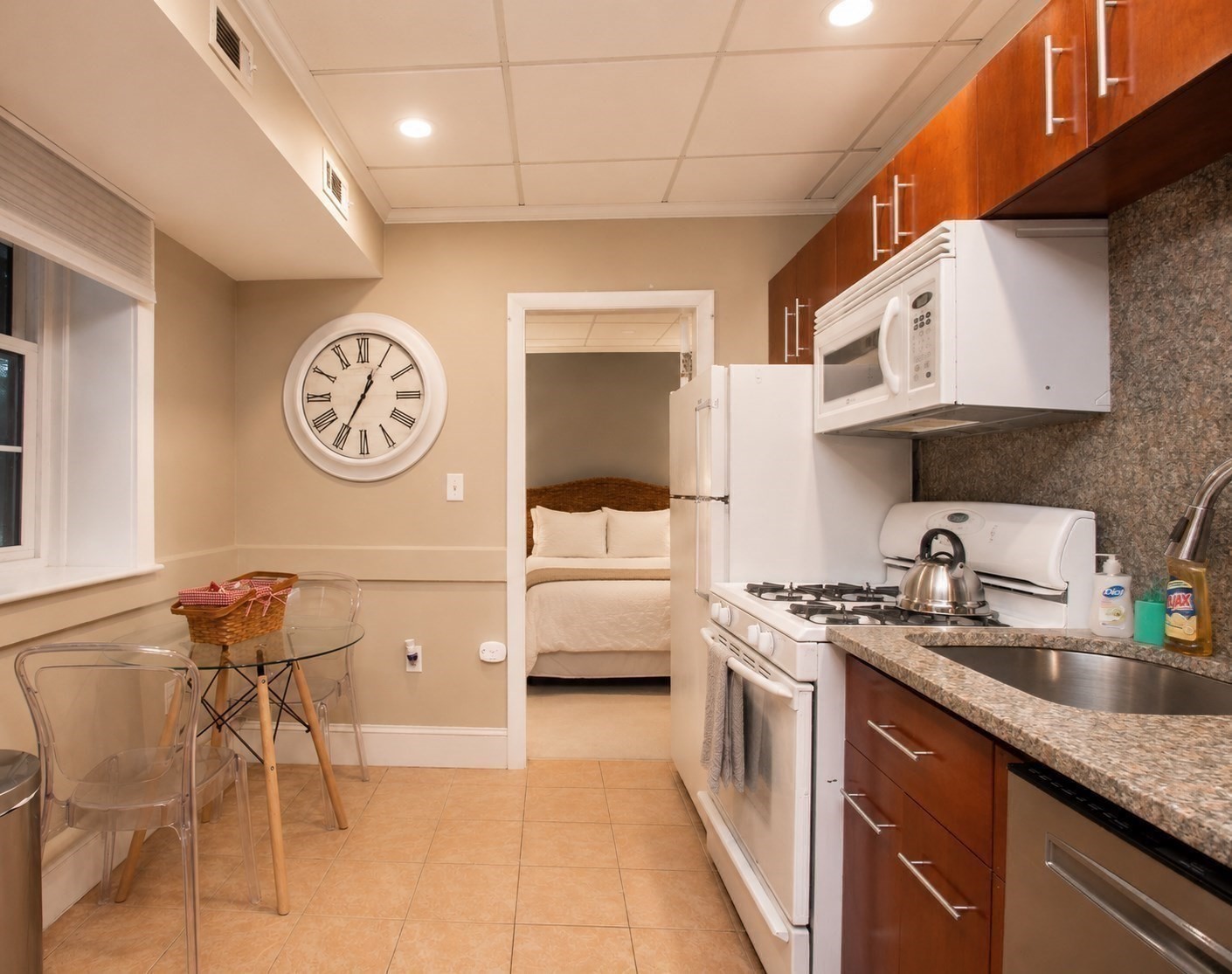 1253 Beacon St Property Photo 7