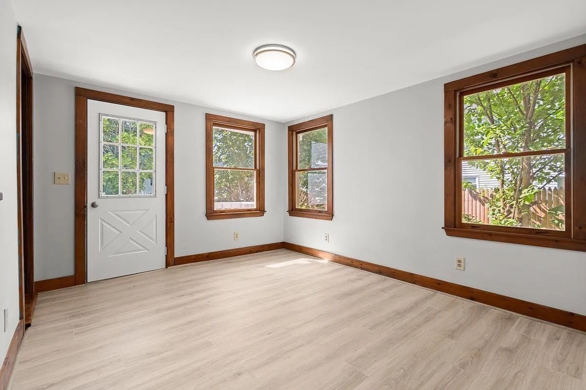 6 Richs Court Property Photo 2