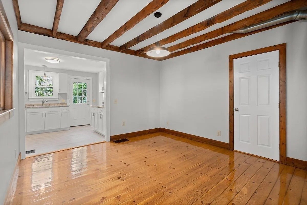 6 Richs Court Property Photo 6