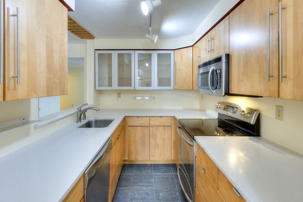321 Plantation St # 102 Property Photo 12