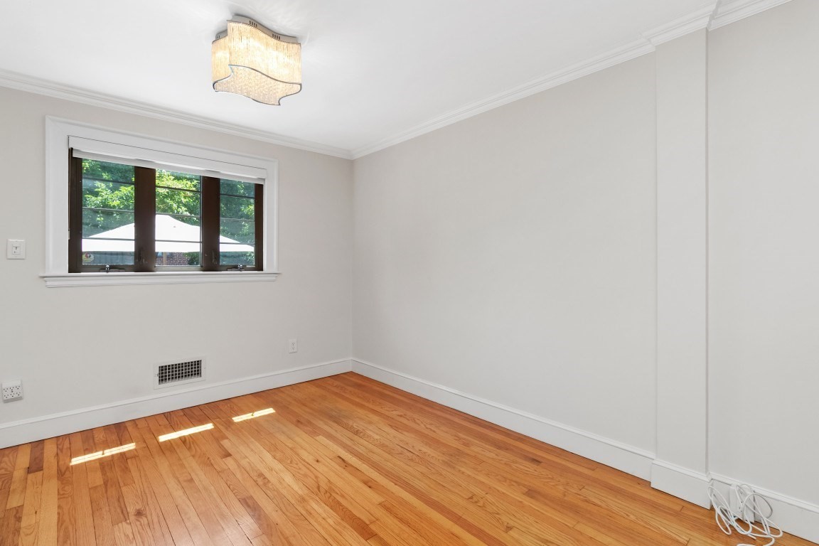 958 Belmont St # 958 Property Photo 13