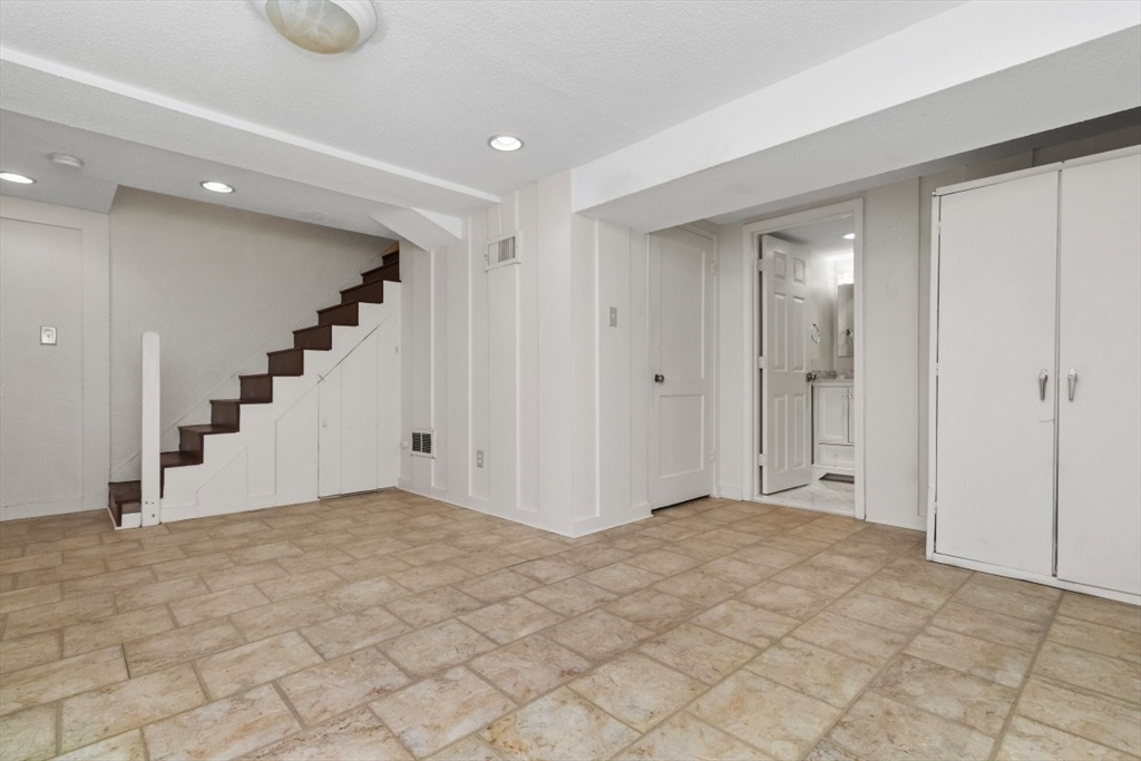 958 Belmont St # 958 Property Photo 20