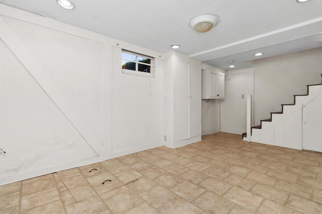 958 Belmont St # 958 Property Photo 22