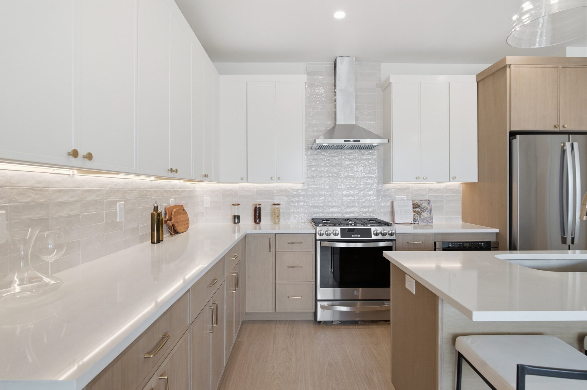 28 Geneva St # 205r Property Photo 6