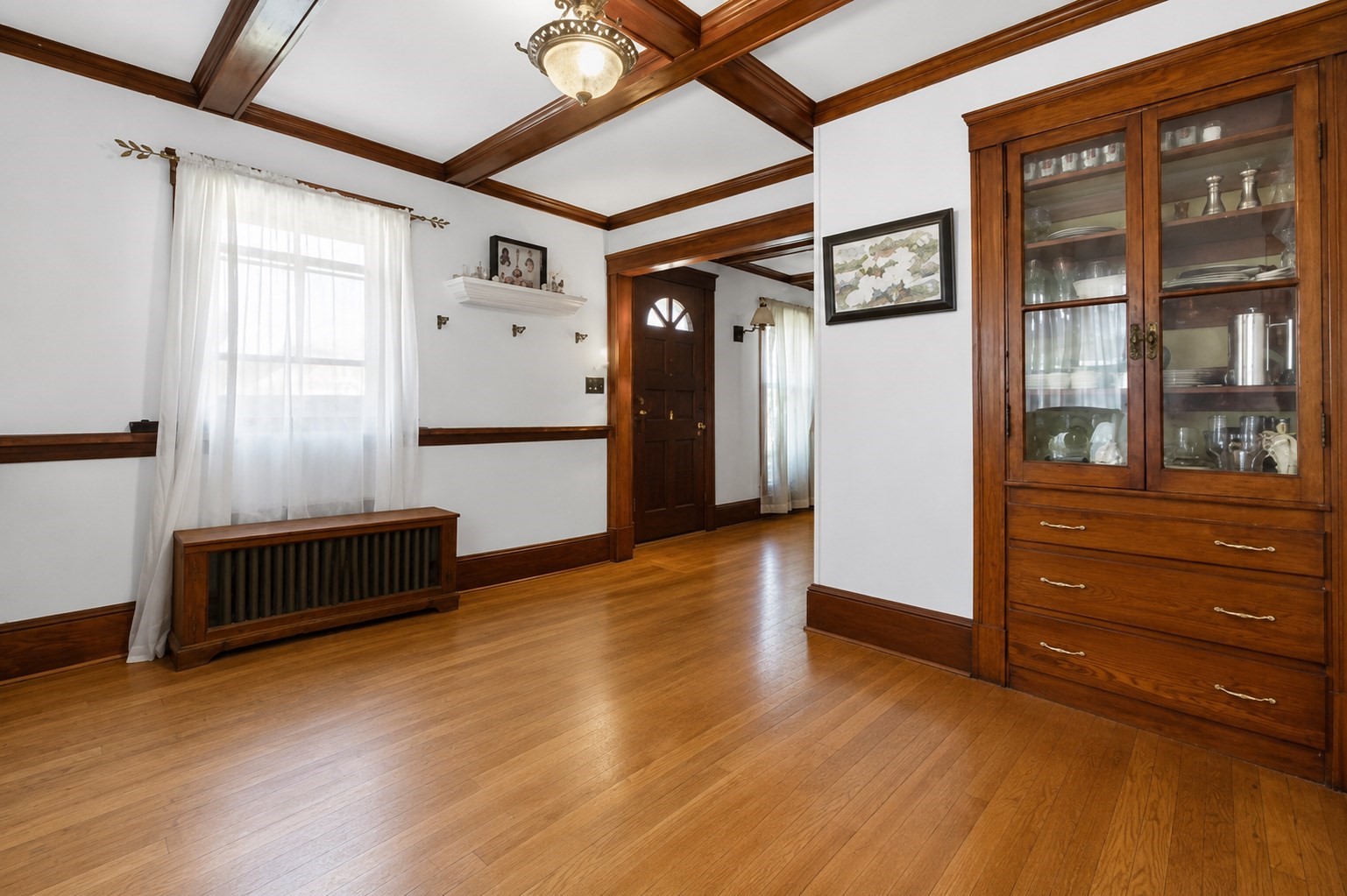 422 Main Street Property Photo 8