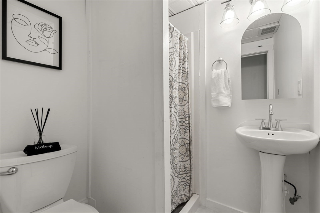 928 Dorchester Ave # 8 Property Photo 7