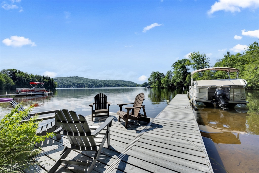 2 Lakeshore Dr Property Photo 1
