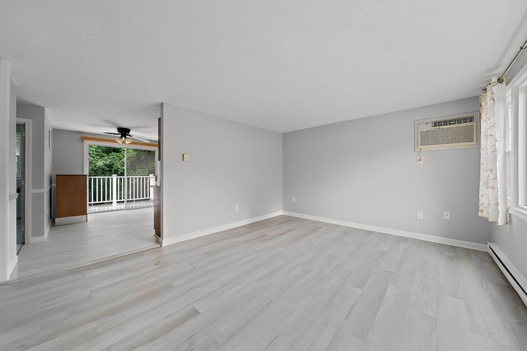 18 Cedar Sq # 18 Property Photo 2