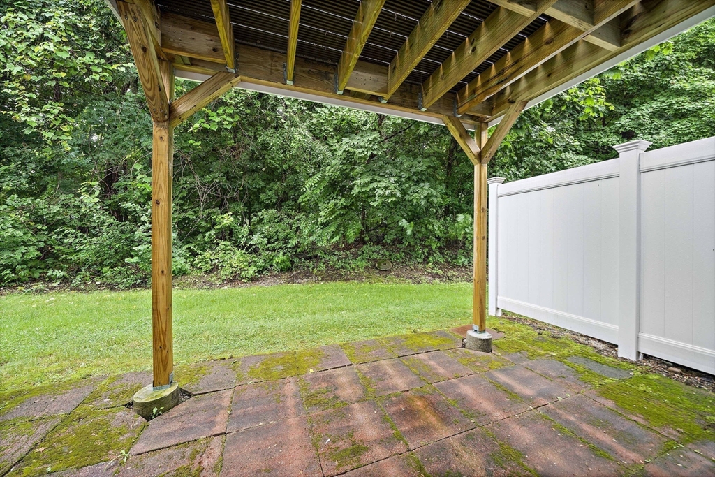 18 Cedar Sq # 18 Property Photo 16