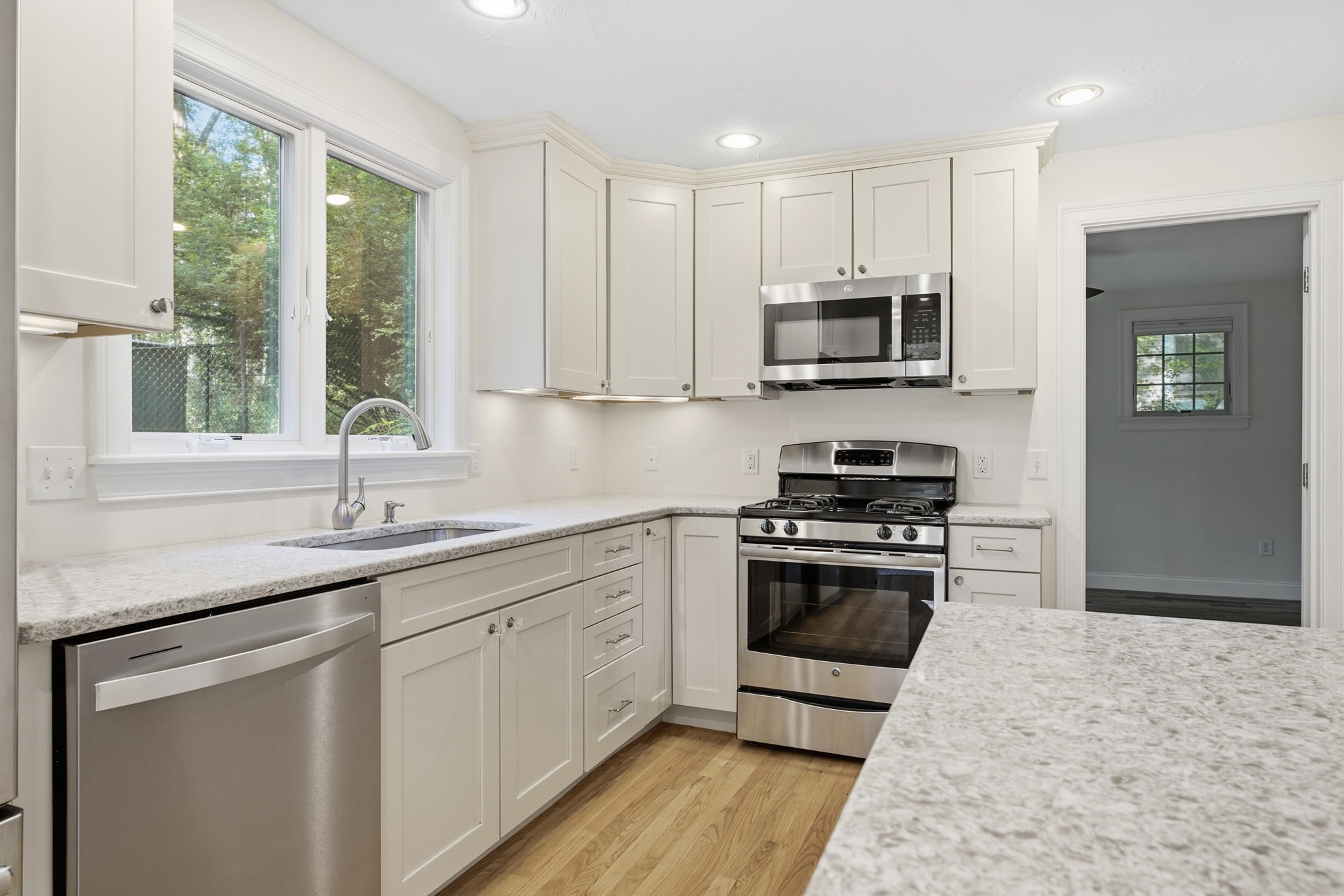 10 Mayflower Path Property Photo 7