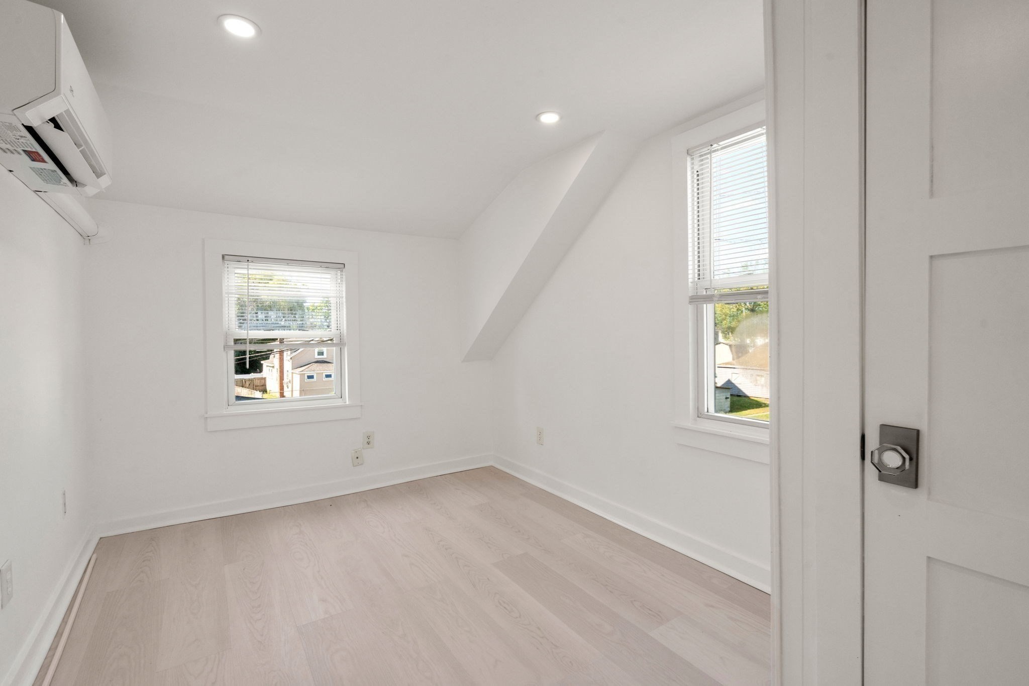 42 Riverside Ave Property Photo 11
