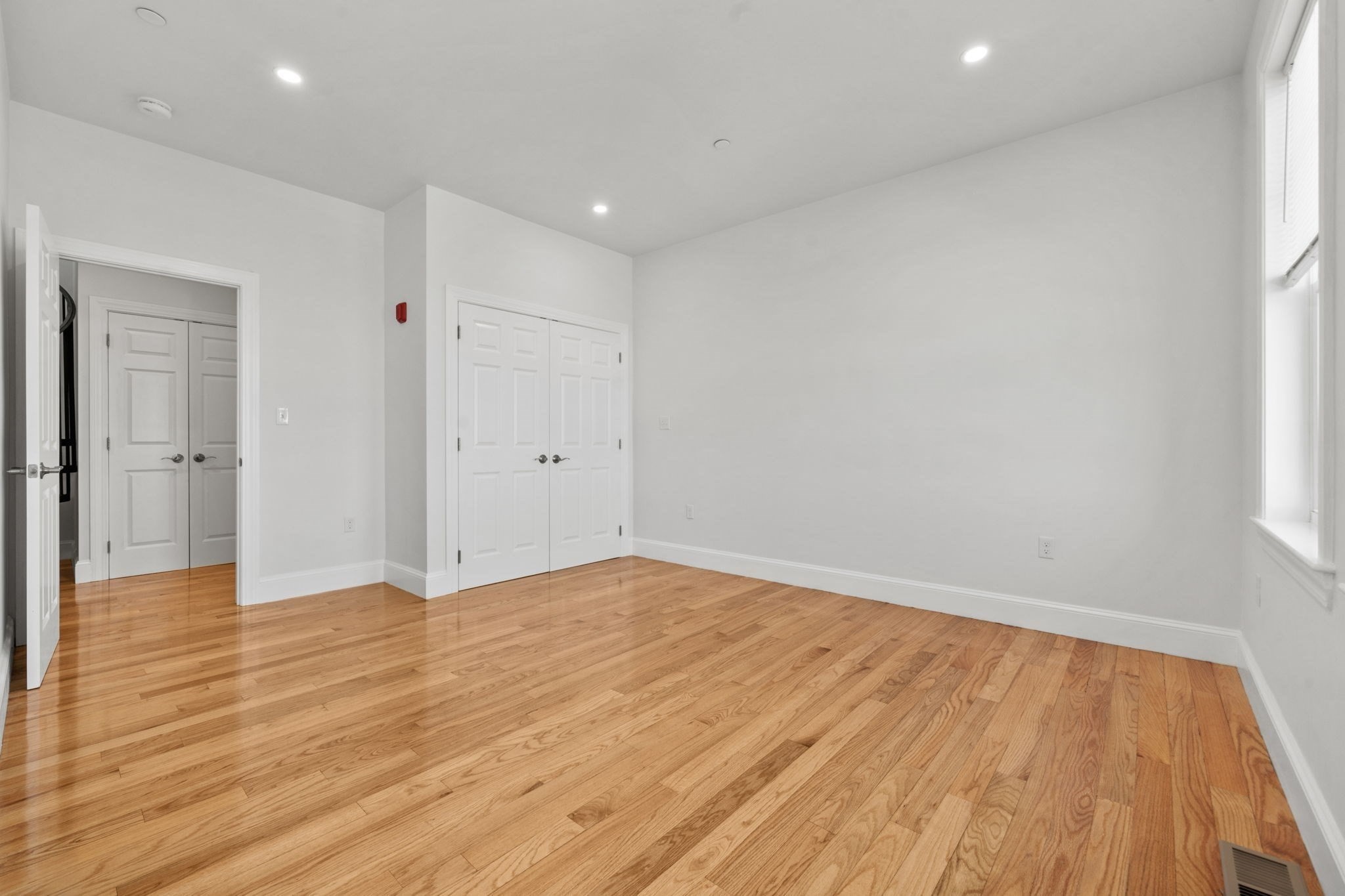79 Temple St # 2 Property Photo 15