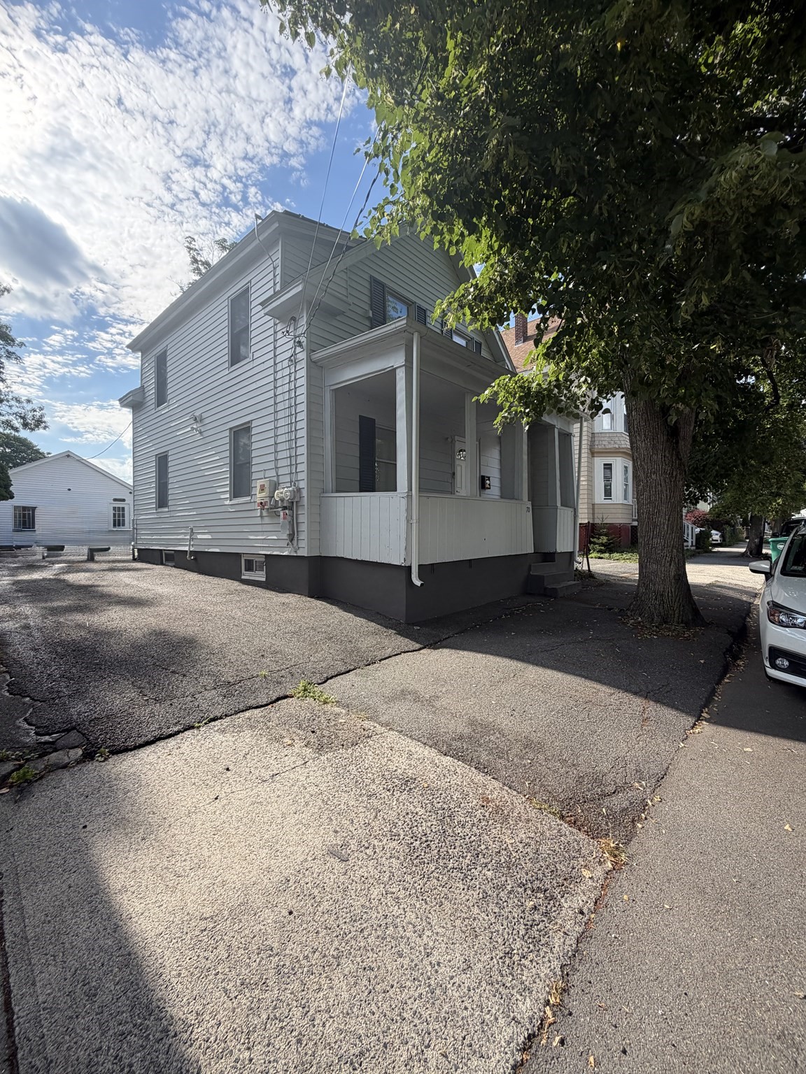 70 Robinson St Property Photo 1