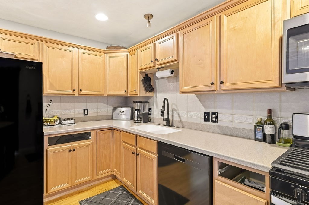 377 Woonasquatucket Ave # 3 Property Photo 5