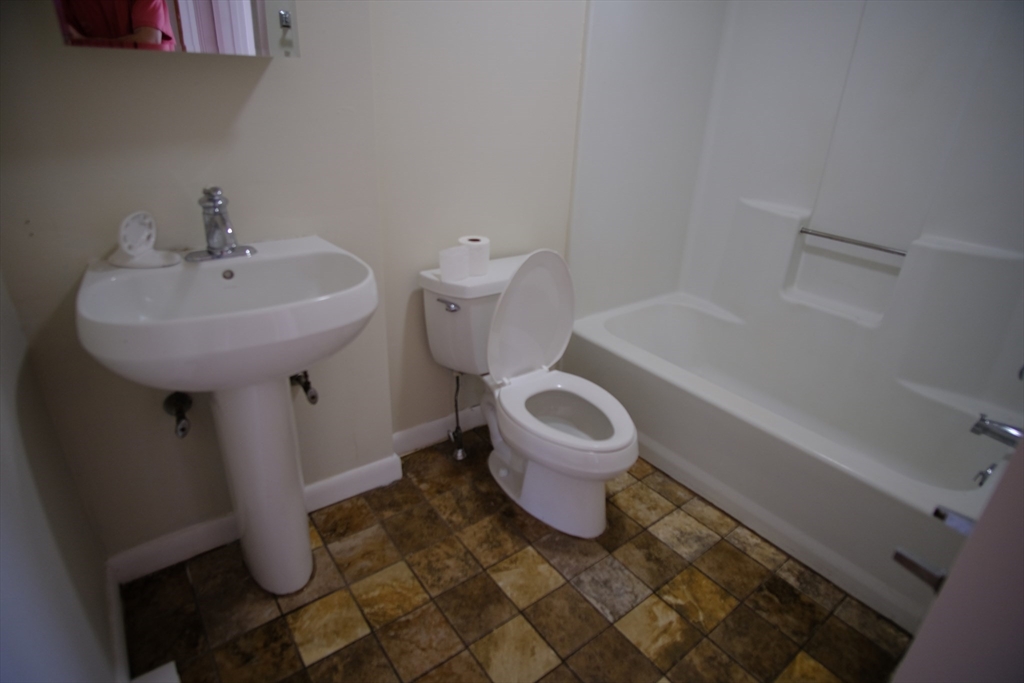 37 Forbes Street # B Property Photo 7