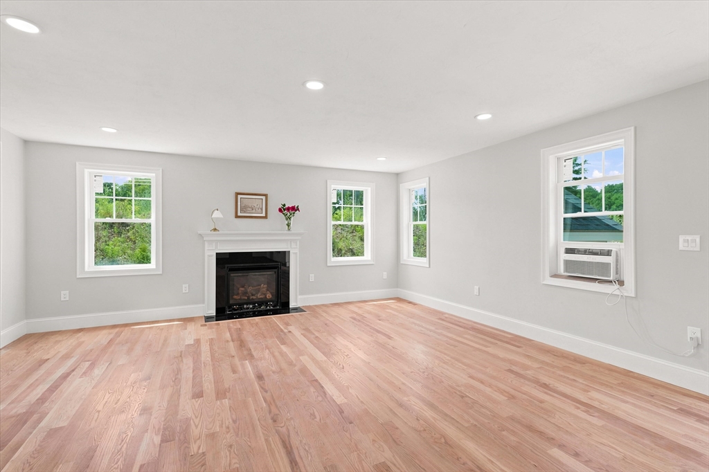 175 Pine Street Property Photo 8