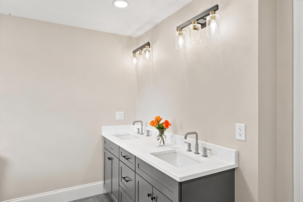 175 Pine Street Property Photo 35