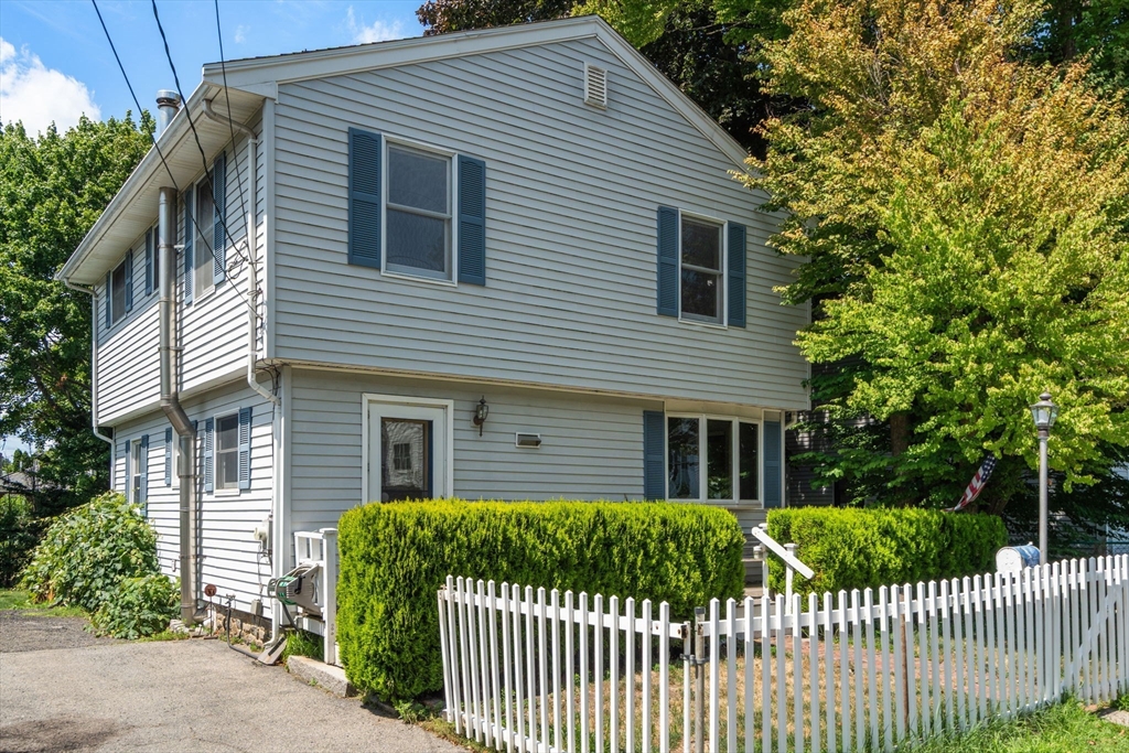 28 Pleasant St Property Photo 1