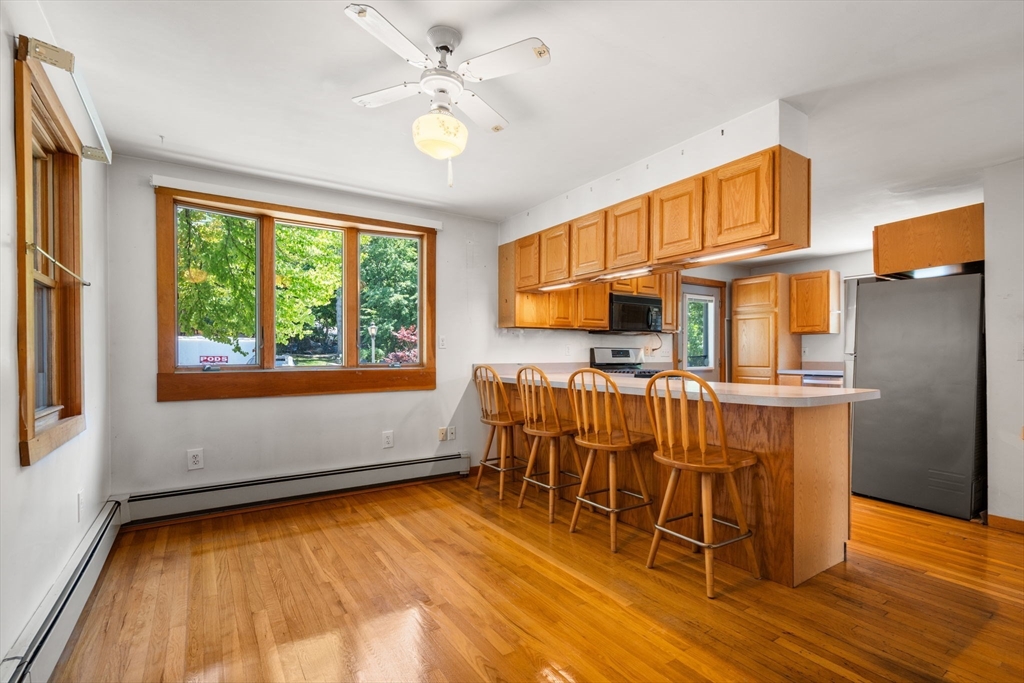 28 Pleasant St Property Photo 9