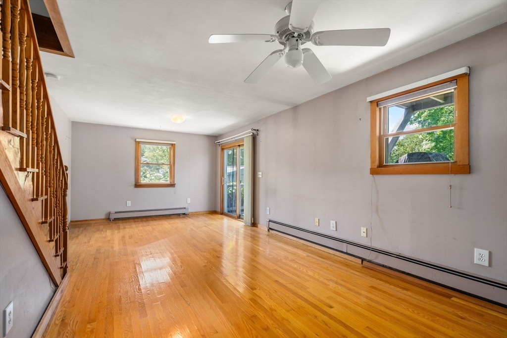 28 Pleasant St Property Photo 12