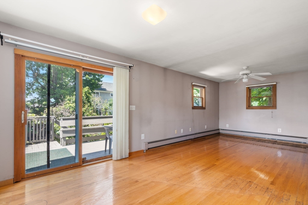 28 Pleasant St Property Photo 13