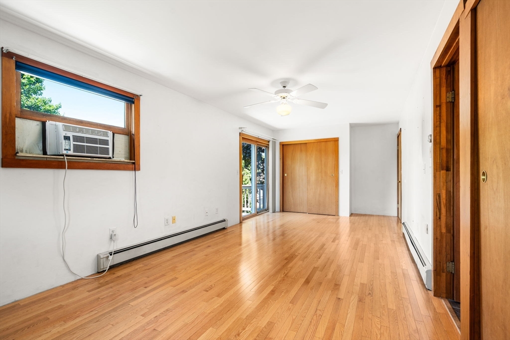 28 Pleasant St Property Photo 17