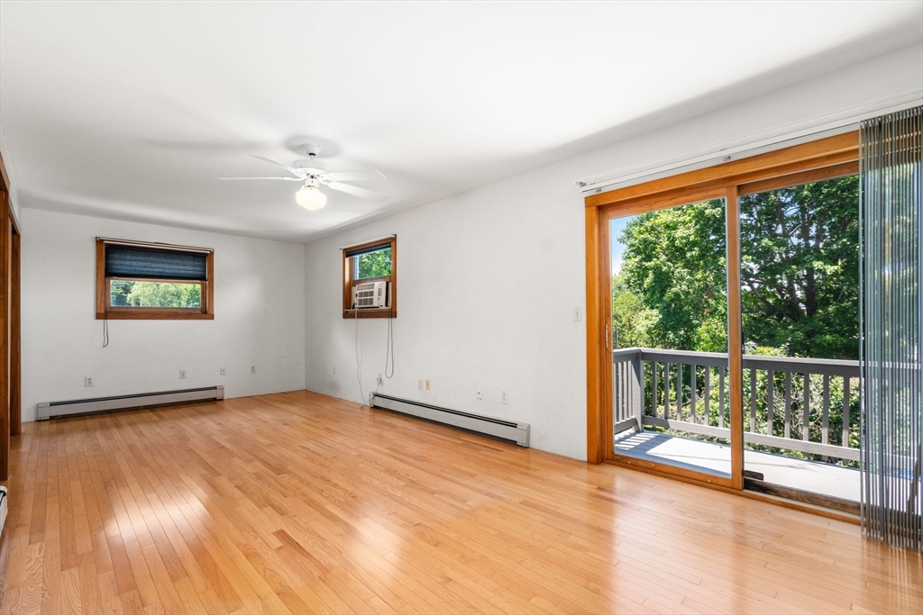 28 Pleasant St Property Photo 18