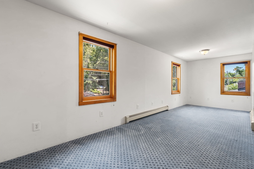 28 Pleasant St Property Photo 22