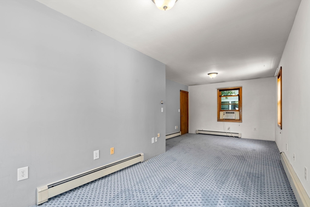 28 Pleasant St Property Photo 23