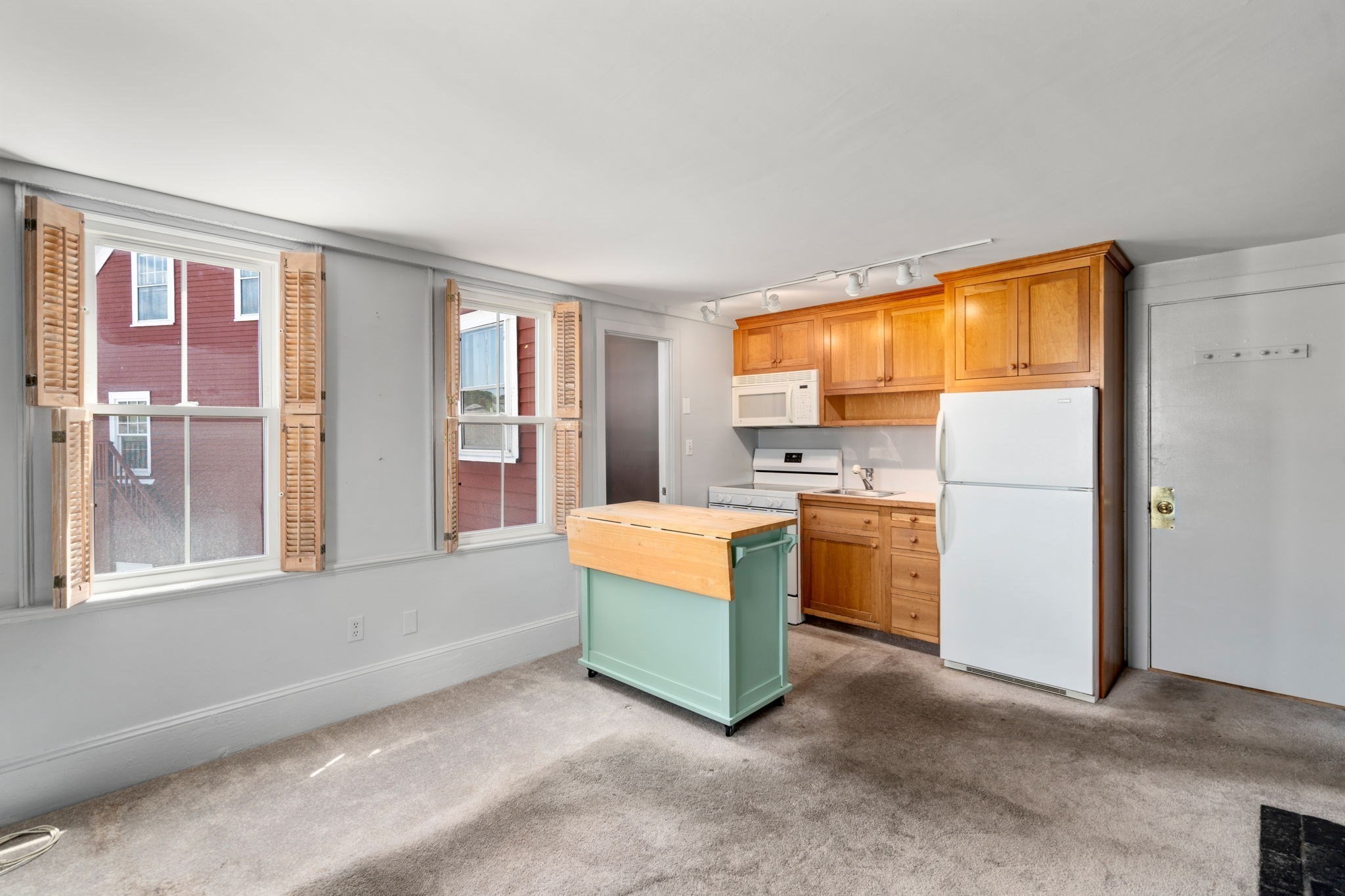20 Main St # 10 Property Photo 6